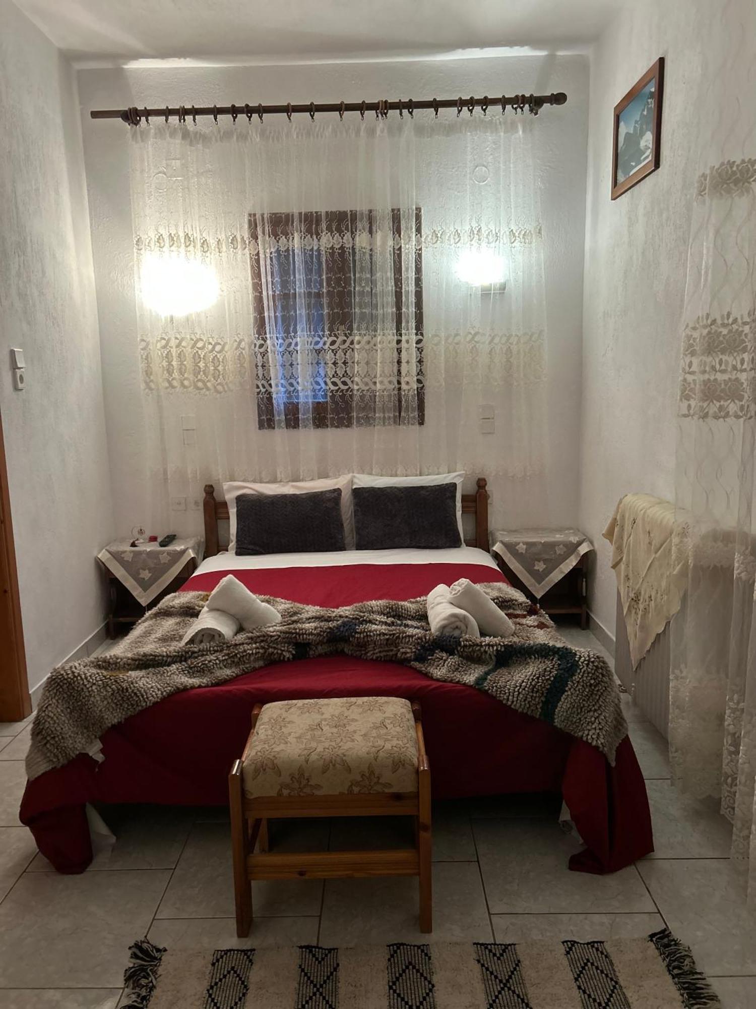 Karpouzis Guesthouse Викос Экстерьер фото